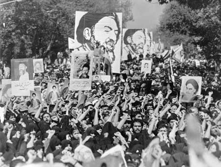 تصویر راهپیمایی شهادت شهید بهشتی