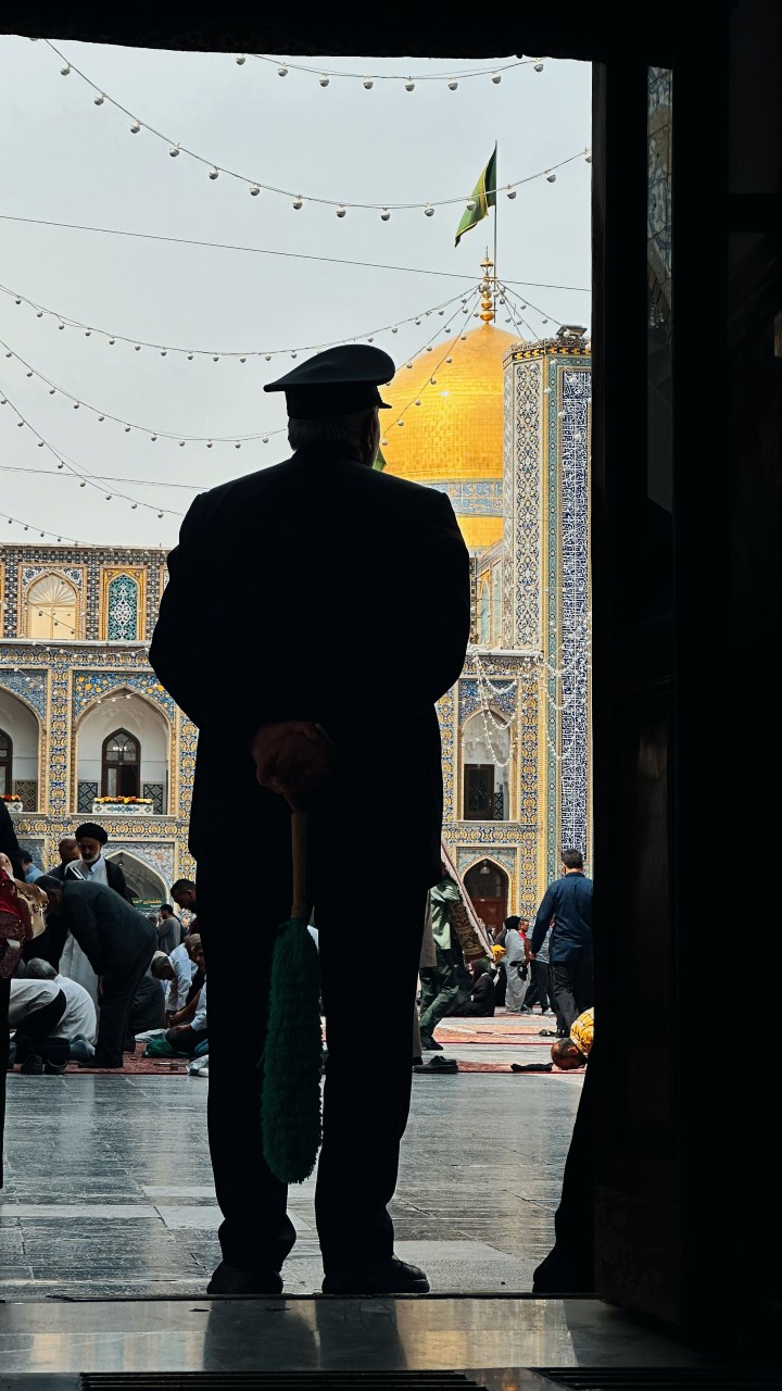خادم حرم امام رضا (ع)