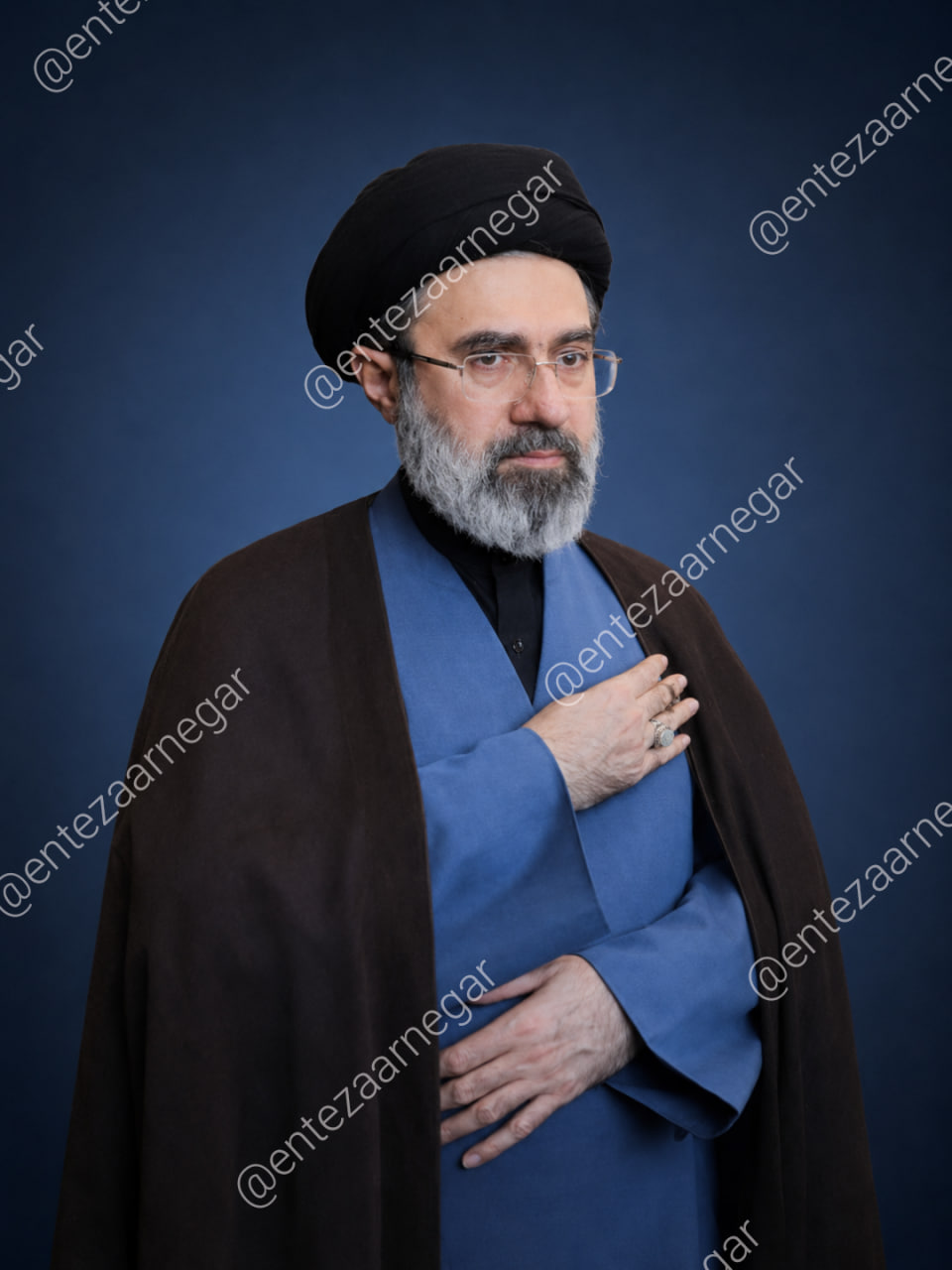 امام سید مجتبی حسینی خامنه ای 12
