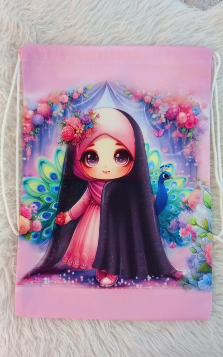 تصویرسازی دختر چادری مناسب محصولات فرهنگی