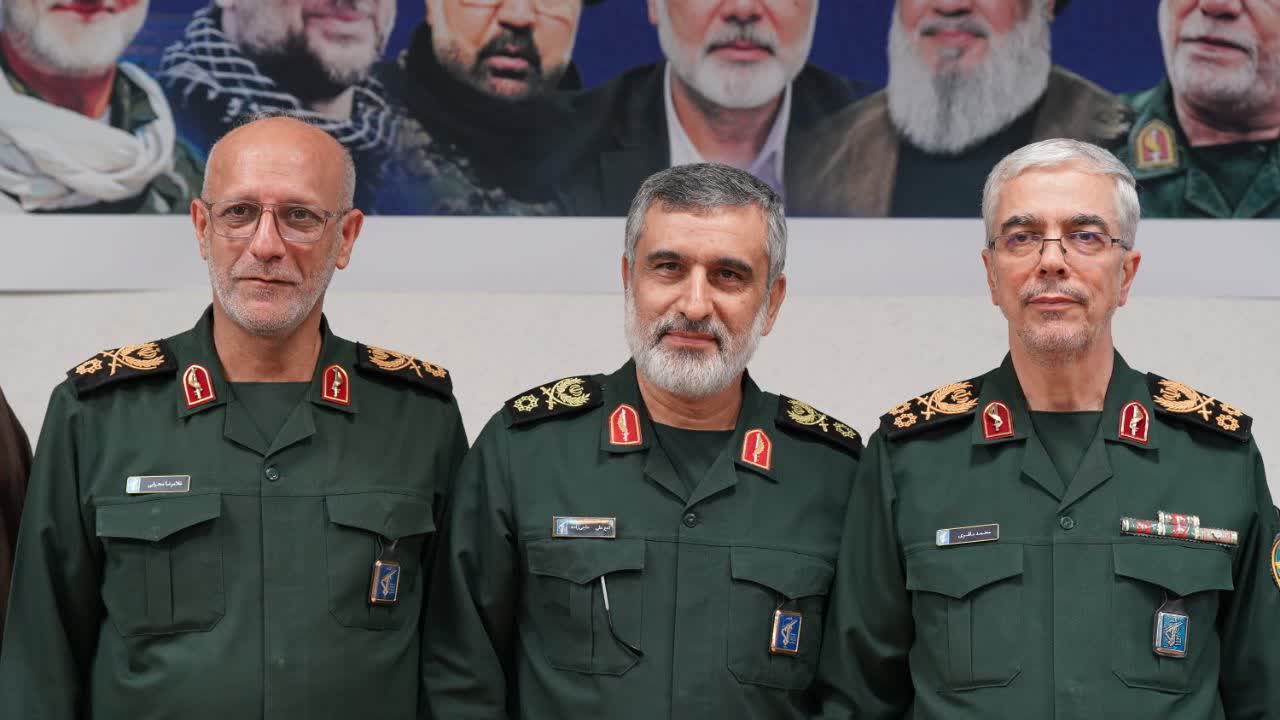 تصویر باکیفیت از سرداران شهید محمد باقری و امیرعلی حاجی زاده و غلامرضا محرابی