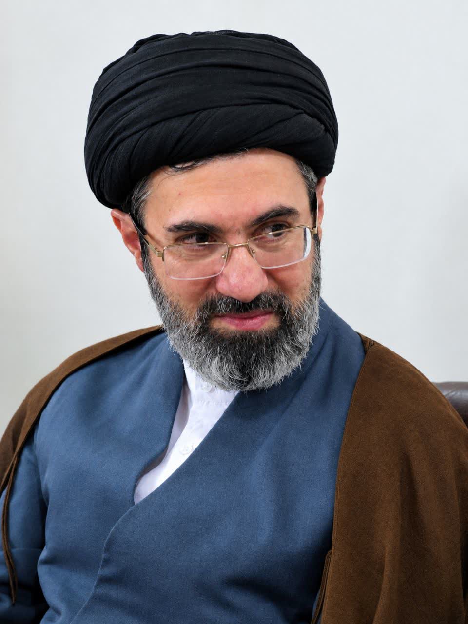 تصویری باکیفیت و ویژه از رهبر معظم انقلاب حضرت آیت‌الله سید مجتبی خامنه ای (حفظه الله)
