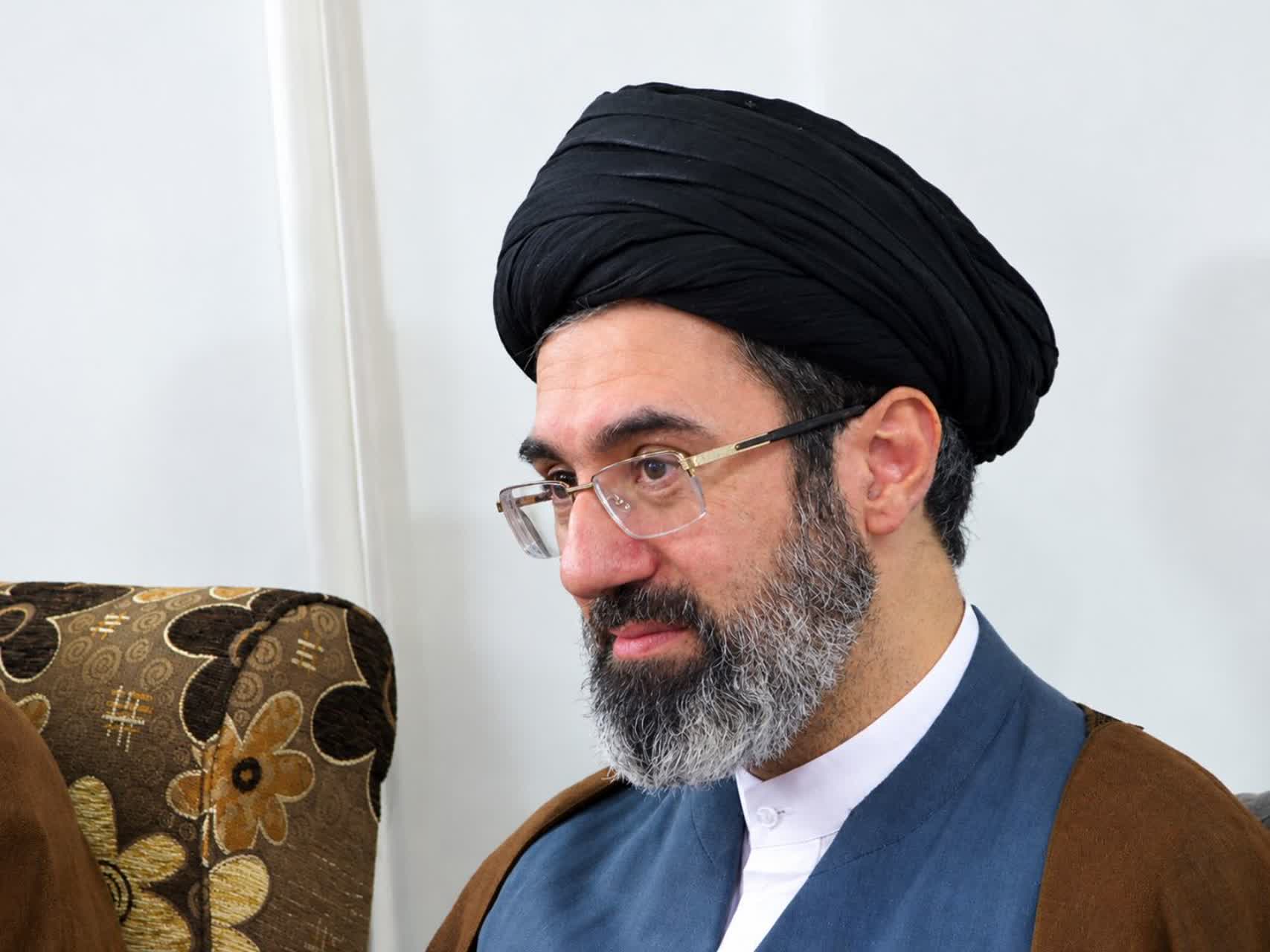 تصویری باکیفیت و ویژه از رهبر معظم انقلاب حضرت آیت‌الله سید مجتبی خامنه ای (حفظه الله)
