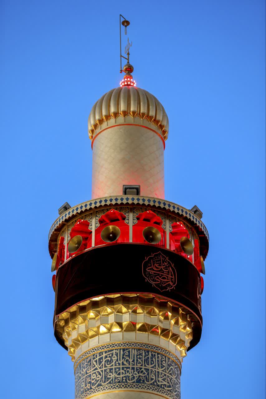 تصویر باکیفیت از گلدسته حرم امام علی علیه السلام