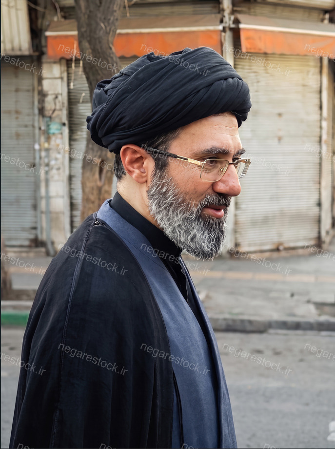 تصویر با کیفیت بالا از آیت الله سید مجتبی حسینی خامنه ای