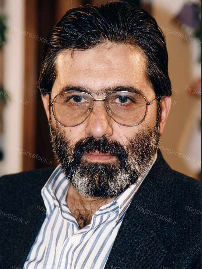 تصویر بسیار با کیفیت از شهید سید مرتضی آوینی