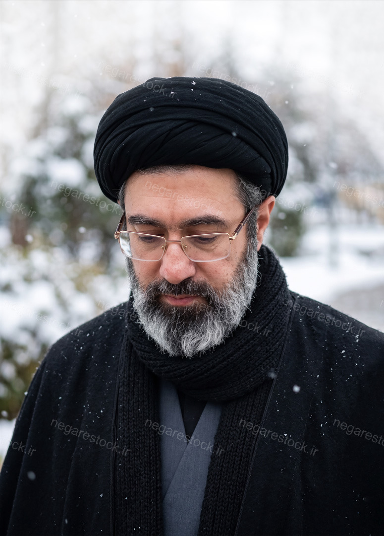 تصویر با کیفیت بسیار بالا و بازسازی شده از آیت الله سید مجتبی حسینی خامنه ای