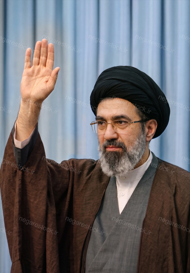 تصویر با کیفیت بالا و بازسازی شده از آیت الله سید مجتبی حسینی خامنه ای